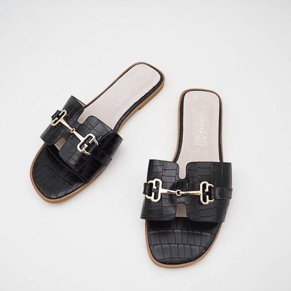 Black Made in Greece Sandals - Picture 4 of 4